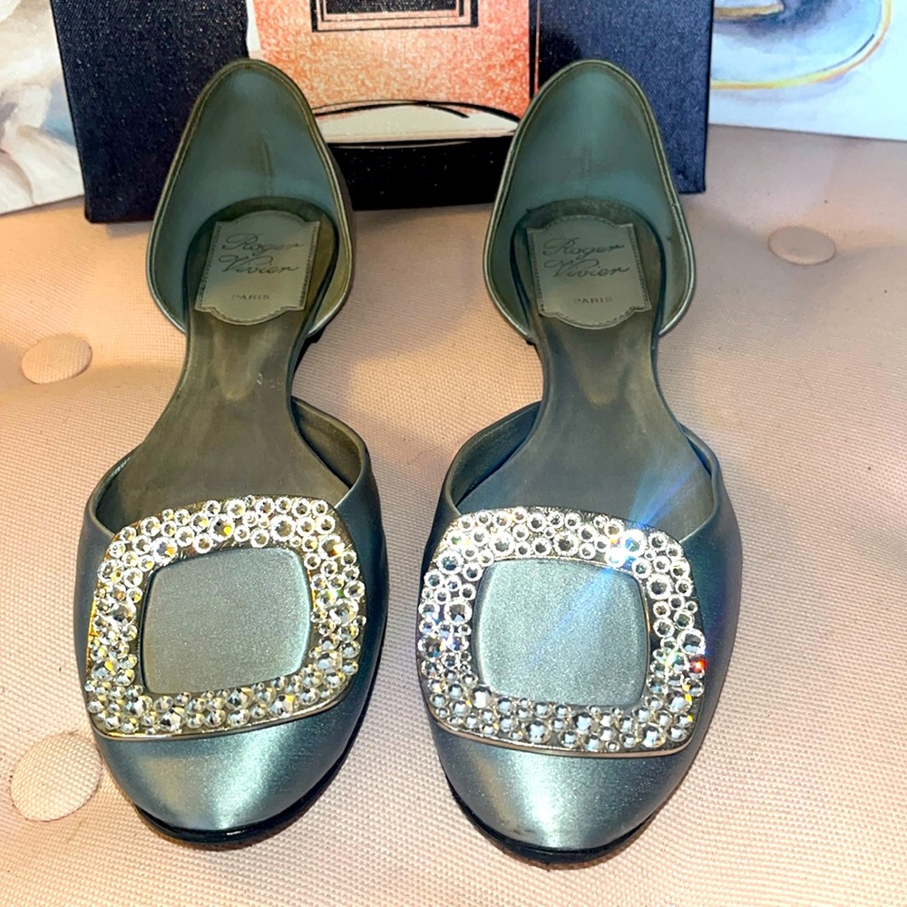 Roger Vivier baby blue satin flats w/brilliant crystal buckles gorgeous sz 34.5